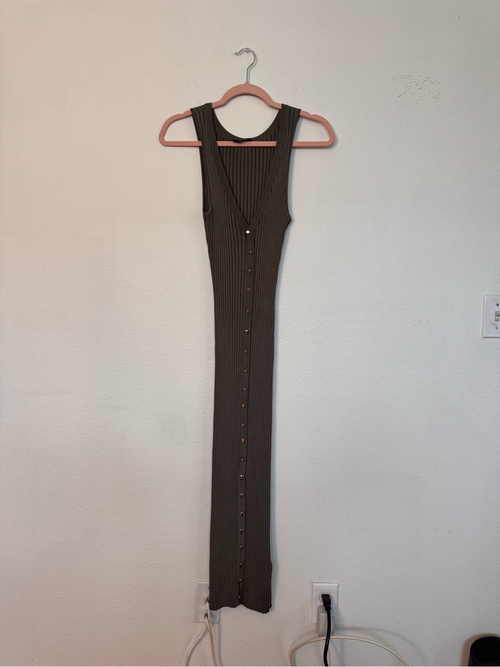 bebe Ribbed V-Neck Maxi Dress — Taupe Gray
